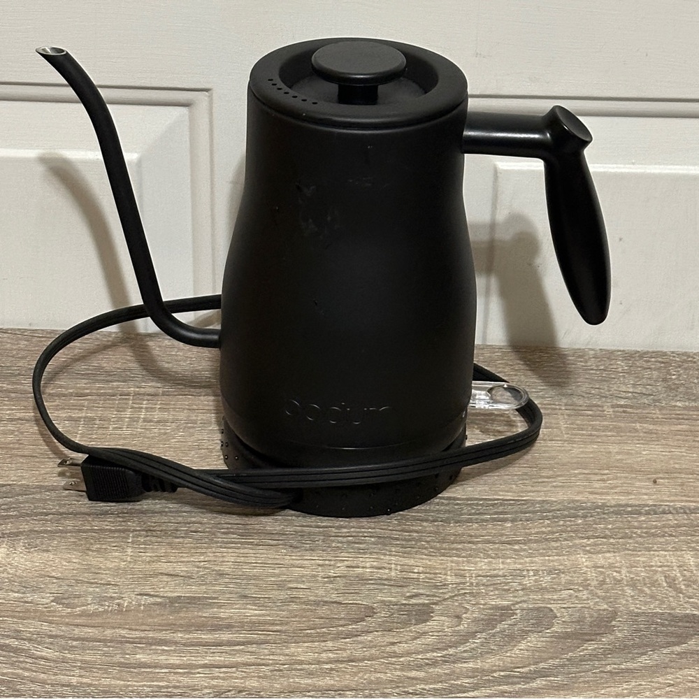 Bodum 34oz Bistro Electric  Kettle Precision Gooseneck Stainless Matte Black